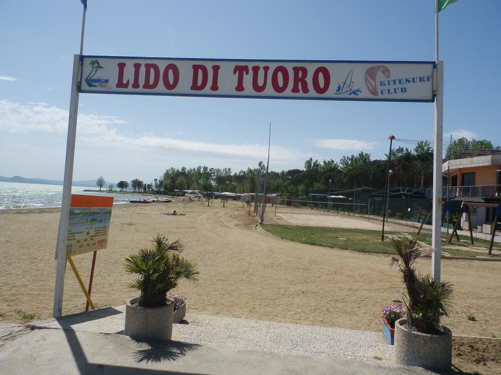 Appartamento Victor Tuoro sul Trasimeno Exteriör bild